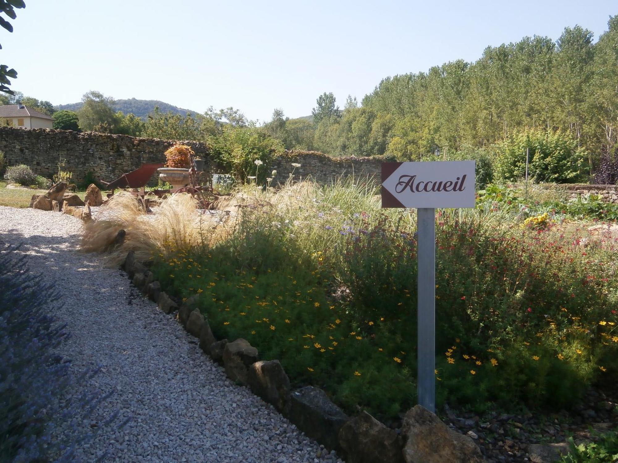 La Chomiarde Bed & Breakfast Saint-Medard-de-Presque Exterior photo